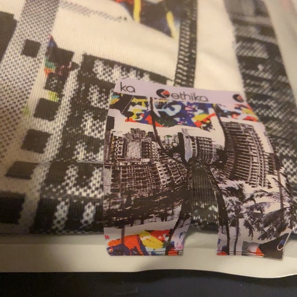 Ethika Staple - Picture 2 of 2